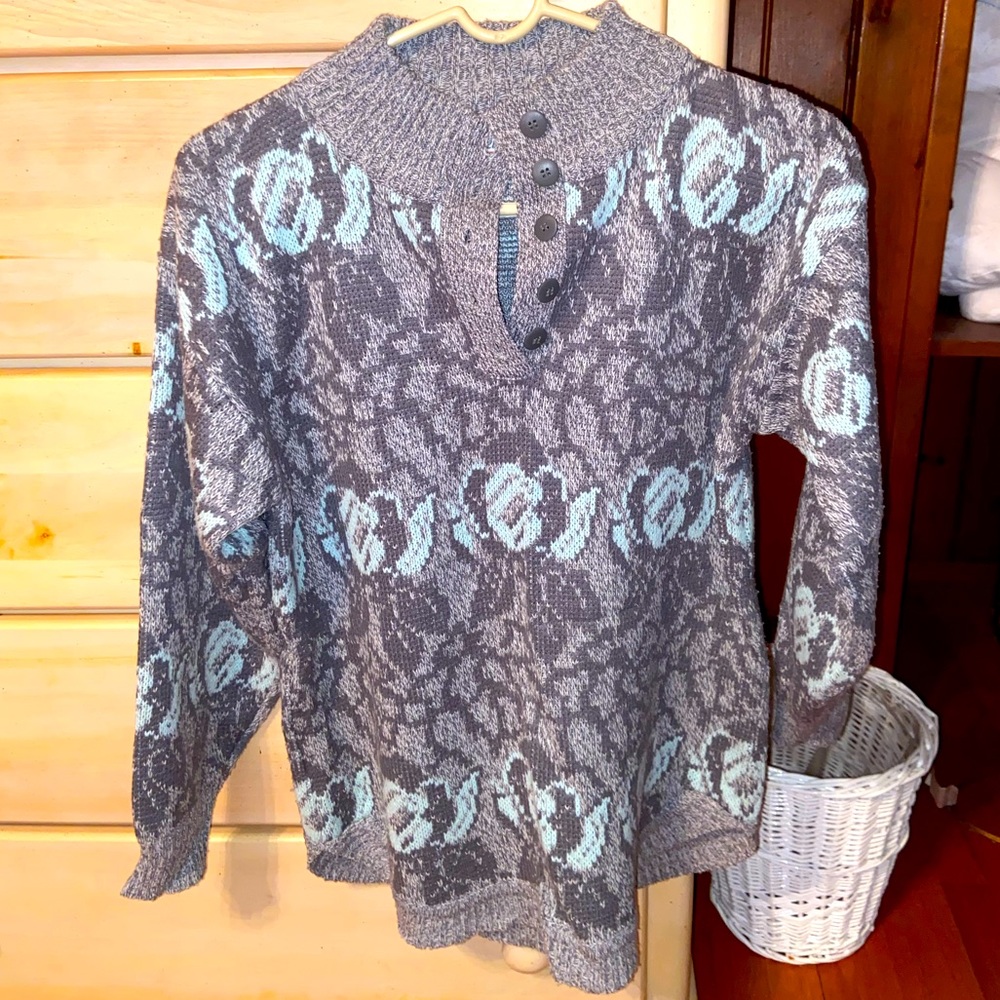 SWEATER